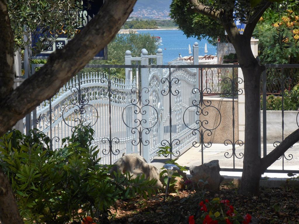 Apartments Bresan Trogir Zewnętrze zdjęcie